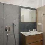 Navi Vila *